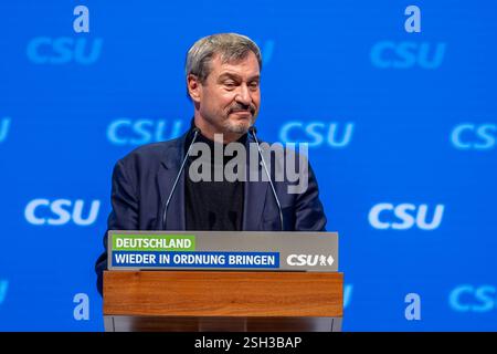 CSU - Kleiner Parteitag / Parteiausschuss, Nürnberg, 08.02.2025 Dr. Markus Söder MDL, Vorsitzender der CSU, Bayerischer Ministerpräsident zufrieden mit einem lächeln. 20250208-286A7447-M4000 Foto Stock