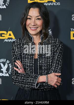 Beverly Hills, Stati Uniti. 8 febbraio 2025. Michelle Yeoh partecipa al 77° Directors Guild of America Awards al Beverly Hilton Hotel di Beverly Hills, California, sabato 8 febbraio 2025. Foto di Chris Chew/UPI credito: UPI/Alamy Live News Foto Stock