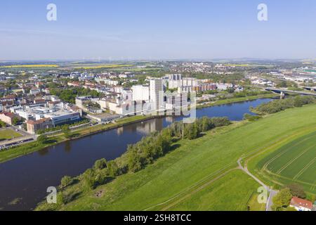 Vista aerea di Riesa con Elba, Sassonia, Germania, Europa Foto Stock