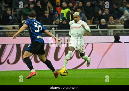 Milano, Italia. 10 febbraio 2025. Dodo durante la partita di serie A Inter vs Fiorentina A Milano Stadio Giuseppe Meazza, 10 febbraio 2025 Credit: Independent Photo Agency/Alamy Live News Foto Stock
