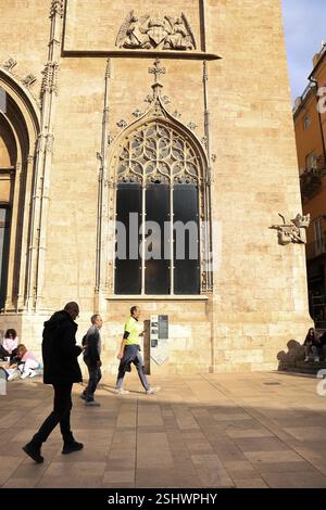 Valencia, Spagna - 27 dicembre 2024: L'edificio della Seta nella città di Valencia Foto Stock