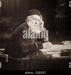 Charles Gounod. Fotografia ritratto del compositore francese Charles-Francois Gounod (1818-1893), alla sua scrivania, di Dornac, 1887-1893 Foto Stock