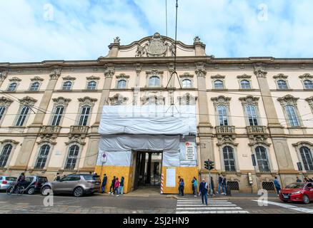 Milano, Italia. Facciata di Palazzo Arese Litta nel centro di Milano Foto Stock