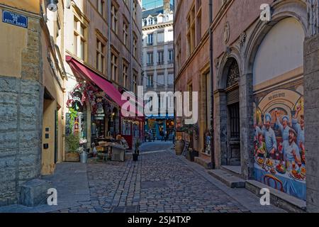 LIONE, FRANCIA, 17 dicembre 2024 : i "bouchons" sono ristoranti tradizionali della cucina di Lione. Lione conquista il primo posto nella classifica di «15 minuti città», A. Foto Stock