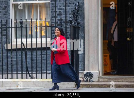 Londra, Regno Unito. 11 febbraio 2025. Shabana Mahmood, Lord Cancelliere e Segretario di Stato per la giustizia, a Downing Street per la riunione settimanale del Gabinetto. Crediti: Mark Thomas/Alamy Live News Foto Stock