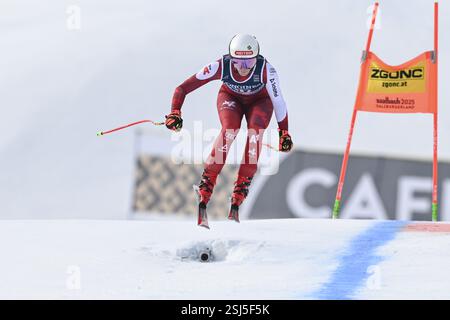 Saalbach, Austria. 11 febbraio 2025. SAALBACH-HINTERGLEMM, AUSTRIA - 11 FEBBRAIO: Mirjam Puchner dell'Austria salta nella prima tappa della squadra femminile combinata durante i Campionati del mondo di sci alpino Audi FIS a Zwoelferkogel l'11 febbraio 2025 a Saalbach-Hinterglemm, Austria. 250211 SEPA 26 019 - 20250211 PD5676 credito: APA-PictureDesk/Alamy Live News Foto Stock