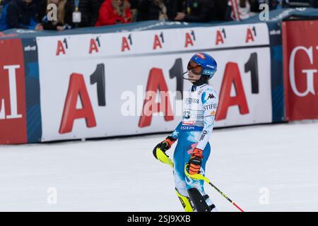 Saalbach Hinterglemm, Austria. 11 febbraio 2025. Sci alpino: Campionati del mondo, Team Combined, donne, Mikaela Shiffrin dagli Stati Uniti nell'area di arrivo. Crediti: Jens Büttner/dpa/Alamy Live News Foto Stock