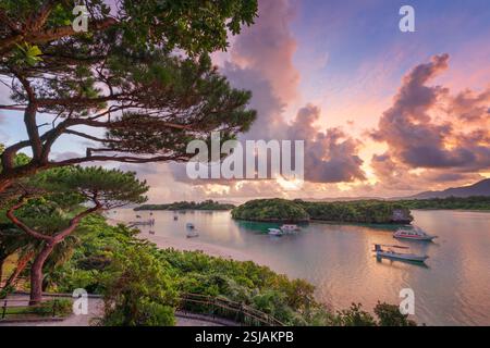 Ishigaki, Giappone, dalla splendida baia di Kabira all'alba. Foto Stock