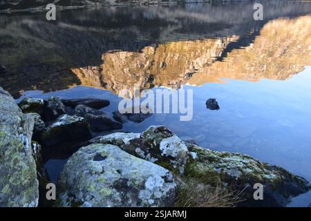 Llyn Idwal e dintorni montuosi Foto Stock