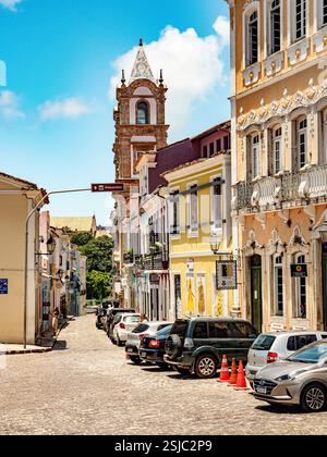 03.02.2025 Salvador de Bahia, Brasile. Architettura colorata a Rua do Paso Foto Stock