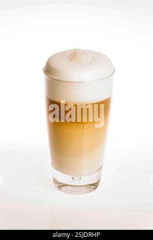 cafe Macchiatto con sfondo bianco, maiorca, spagna. Foto Stock