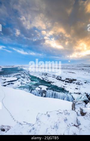 Cascate di Gullfoss in inverno all'alba. Hrunamannahreppur, Arnessysla, Sudurland, Islanda, Nord europa. Foto Stock