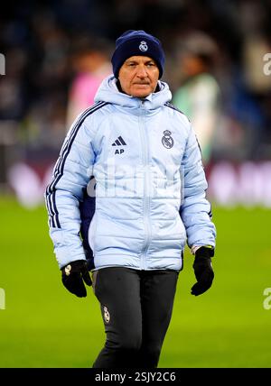 Il coach del Real Madrid fitness Antonio Pintus davanti ai play-off della fase di eliminazione della UEFA Champions League, partita di andata all'Etihad Stadium di Manchester. Data foto: Martedì 11 febbraio 2025. Foto Stock