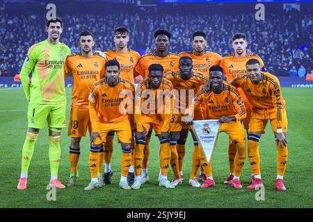 Etihad Stadium, Manchester, Regno Unito. 11 febbraio 2025. UEFA Champions League Gioca al primo turno calcio, Manchester City contro Real Madrid; i giocatori del Real Madrid posano per una foto della squadra prima del calcio d'inizio credito: Action Plus Sports/Alamy Live News Foto Stock