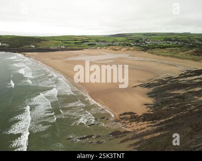 Vista aerea sulla spiaggia di Croyde nel Devon settentrionale, Inghilterra, Regno Unito, Europa Foto Stock