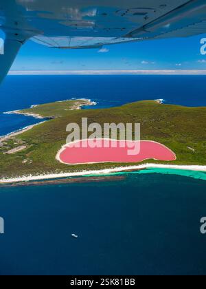 Vista aerea del lago rosa, lago Hillier nell'Australia Occidentale Foto Stock