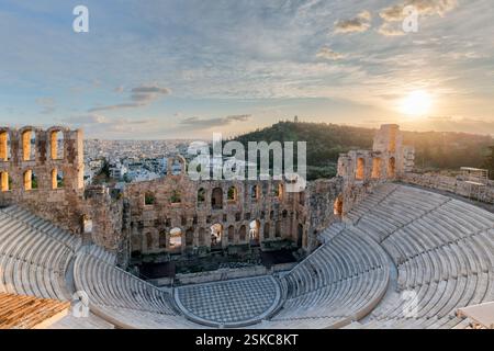 L'Odeon di Erode Attico struttura teatrale romana presso l'Acropoli di Atene, Grecia. Foto Stock