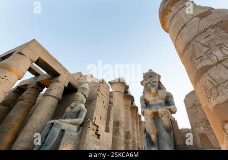 Splendida vista dell'antico tempio di Luxor a Luxor, il 30 aprile 2024, a Luxor, Egitto Foto Stock