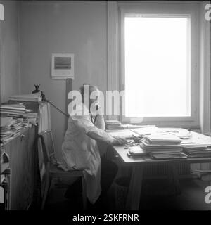 1899 - 1984-- Hans Tomamichel, Graphiker und Maler, CA. 1950#Hans Tomamichel, grafico e pittore, CA. 1950- RDB DI DUKAS Foto Stock