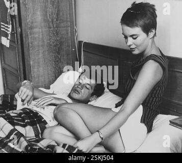 --- Jean-Paul Belmondo, Jean Seberg in 'A Bout de Souffle' 1960#Jean-Paul Belmondo, Jean Seberg in 'A Bout de Souffle' 1960- RDB DI DUKAS Foto Stock