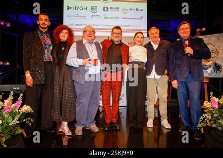 Leonard Burkhardt Preisträger, Martina Dold, Jacki Schwarz, Matthias Freihof, Sibel Kekilli, Nico Hofmann, Ulli Zelle bei der 17. Premio Verleihung des ASKANIA in Quatsch Comedy Club Berlin. *** Vincitore del premio Leonard Burkhardt, Martina Dold, Jacki Schwarz, Matthias Freihof, Sibel Kekilli, Nico Hofmann, Ulli Zelle alla 17° cerimonia di premiazione ASKANIA al Quatsch Comedy Club di Berlino Foto Stock