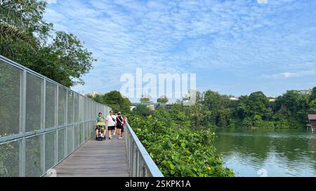 Nuovo lungomare di Mandai presso la riserva naturale di Mandai. Foto Stock