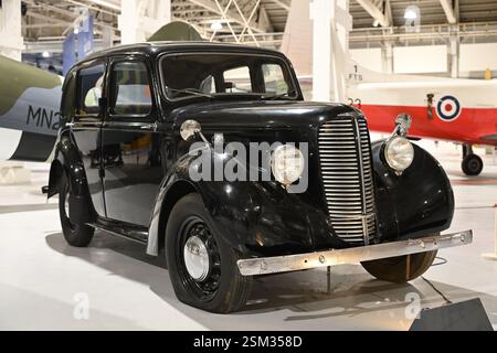 Hillman Minx RAF personale auto in mostra al RAF Museum di Londra Foto Stock