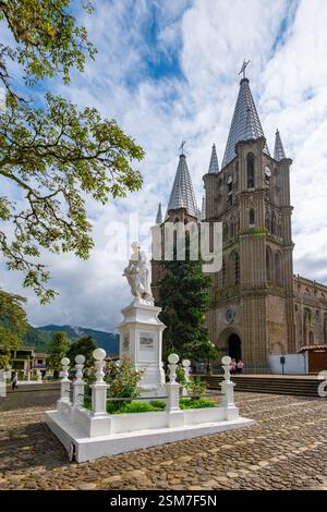 Veduta della Basilica dell'Immacolata Concezione, Jardin, Antioquia, Colombia Foto Stock