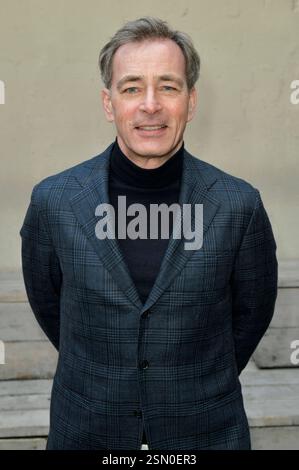 Jan Sosniok bei der 14. Verleihung des Romantischen Kurzfilm Awards Blaue Blume im Prince Charles. Berlino, 12.02.2025 *** Jan Sosniok alla quattordicesima presentazione del Romantic Short Film Award Blue Flower al Prince Charles Berlin, 12 02 2025 foto:XM.xBehrensx/xFuturexImagex blume 5255 Foto Stock