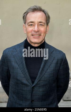 Jan Sosniok bei der 14. Verleihung des Romantischen Kurzfilm Awards Blaue Blume im Prince Charles. Berlino, 12.02.2025 *** Jan Sosniok alla quattordicesima presentazione del Romantic Short Film Award Blue Flower al Prince Charles Berlin, 12 02 2025 foto:XM.xBehrensx/xFuturexImagex blume 5256 Foto Stock