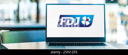 POZNAN, POL - DEC 19, 2024: Laptop computer con logo di FDJ Foto Stock