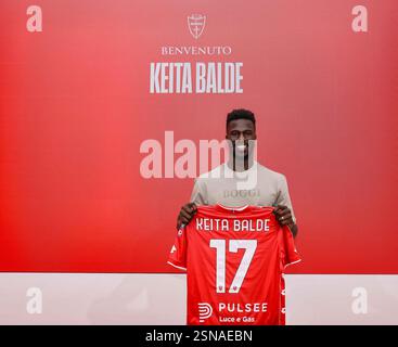 Monza, Italia. 13 febbraio 2025. Keita Balde firma un nuovo contratto con l'AC Monza allo stadio U-Power di Monza, Italia - giovedì 13 febbraio 2025. Sport - calcio (foto AC Monza/LaPresse di Studio Buzzi) credito: LaPresse/Alamy Live News Foto Stock