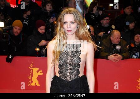 Lilith Stangenberg bei der Eroeffnung der 75. Berlinale Internationale Filmfestspiele mit der -Das Licht- prima del cinema AM 13.02.2025 a Berlino Foto Stock