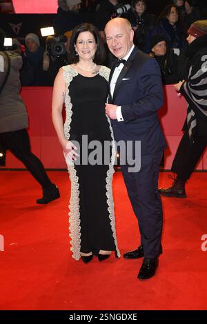 Katharina Guenther-Wuensch und Kai Wegner bei der Eroeffnung der 75. Berlinale Internationale Filmfestspiele mit der Das Licht Film Premiere AM 13.02.2025 a Berlino Berlinale apertura 2025 mit der Das Licht Film Premiere a Berlino **** Katharina Guenther Wuensch e Kai Wegner all'apertura del 75° Berlinale International Film Festival con la Das Licht Film Premiere il 13 febbraio 2025 a Berlino Berlinale apertura 2025 con la Das Licht Film Premiere a Berlino Foto Stock