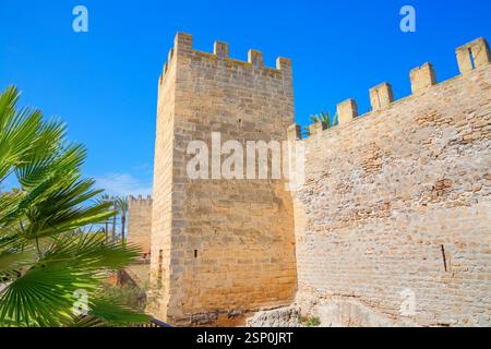 Mura medievali, Alcudia, Maiorca, Isole Baleari, Spagna Foto Stock