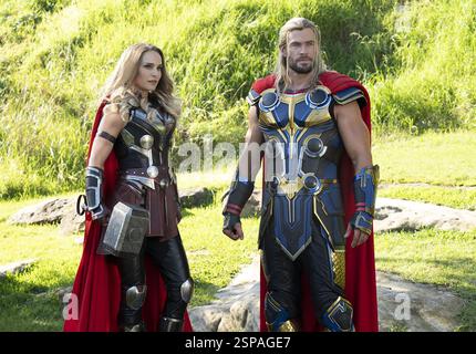 THOR : LOVE AND THUNDER 2022 produzione della Walt Disney Studios Motion Pictures con Chris Hemsworth e Natalie Portman Foto Stock
