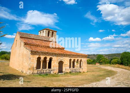 Chiesa romanica di Virgen de las Vegas, Requijada, provincia di Segovia, Castilla Leon, Spagna. Foto Stock