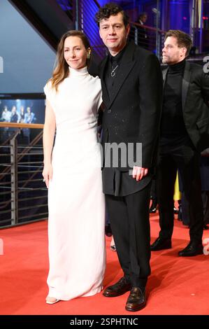 Katharina Schüttler und Christian Friedel bei der Festivaleröffnung und der Premiere des Kinofilms 'Das Licht / The Light' auf der Berlinale 2025 / 75. Internationale Filmfestspiele Berlin im Berlinale Palast. Berlino, 13.02.2025 Foto Stock
