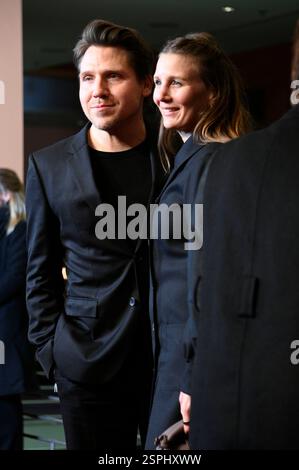 Hanno Koffler und mia Maariel Meyer bei der Festivaleröffnung und der Premiere des Kinofilms 'Das Licht / The Light' auf der Berlinale 2025 / 75. Internationale Filmfestspiele Berlin im Berlinale Palast. Berlino, 13.02.2025 Foto Stock