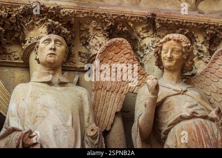 Il famoso angelo tiepido della cattedrale di Reims Foto Stock