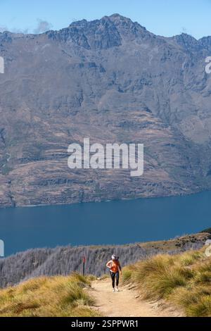 Queenstown, 29 gennaio 2025: Sulla passeggiata fino a Ben Lomond Foto Stock