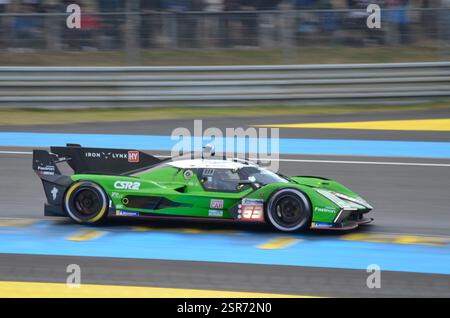 Iron Lynx entrò nella Lamborghini SC63 LMDh Hypercar di Mirko Bortolotti, Daniil Kvyat ed Eduardo Mortara al Tertre Rouge alla 24 ore LeMans 2024 Foto Stock