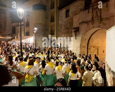 Burgos, Spagna: Festa di San Pedro y San Pablo - bande tradizionali di ottone Foto Stock