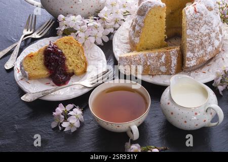 Lo zafferano Babka di Pasqua Foto Stock