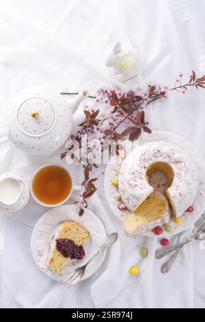 Lo zafferano Babka di Pasqua Foto Stock