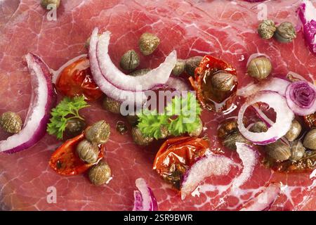 Carpaccio di manzo freddo Foto Stock