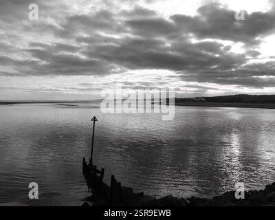 Fotografia in bianco e nero del fiume exe, Exmouth, Devon, Inghilterra Foto Stock