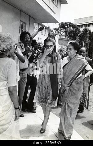 Ex primo ministro indiano Indira Gandhi e Sonia Gandhi, India, Asia, anni 1970, Asia Foto Stock