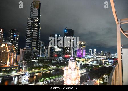 Eureka Tower di notte, quartiere finanziario centrale di Melbourne. Victoria Foto Stock