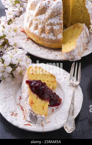 Lo zafferano Babka di Pasqua Foto Stock